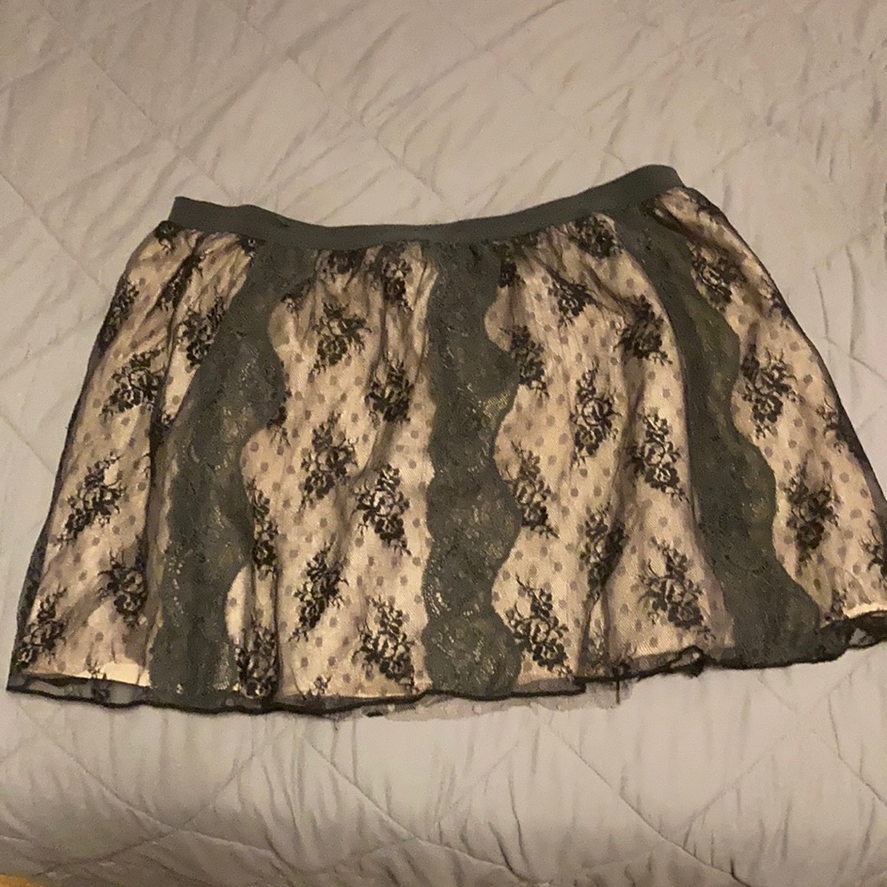 AE Outfitters Multi-Layer Mini Skirt Size L